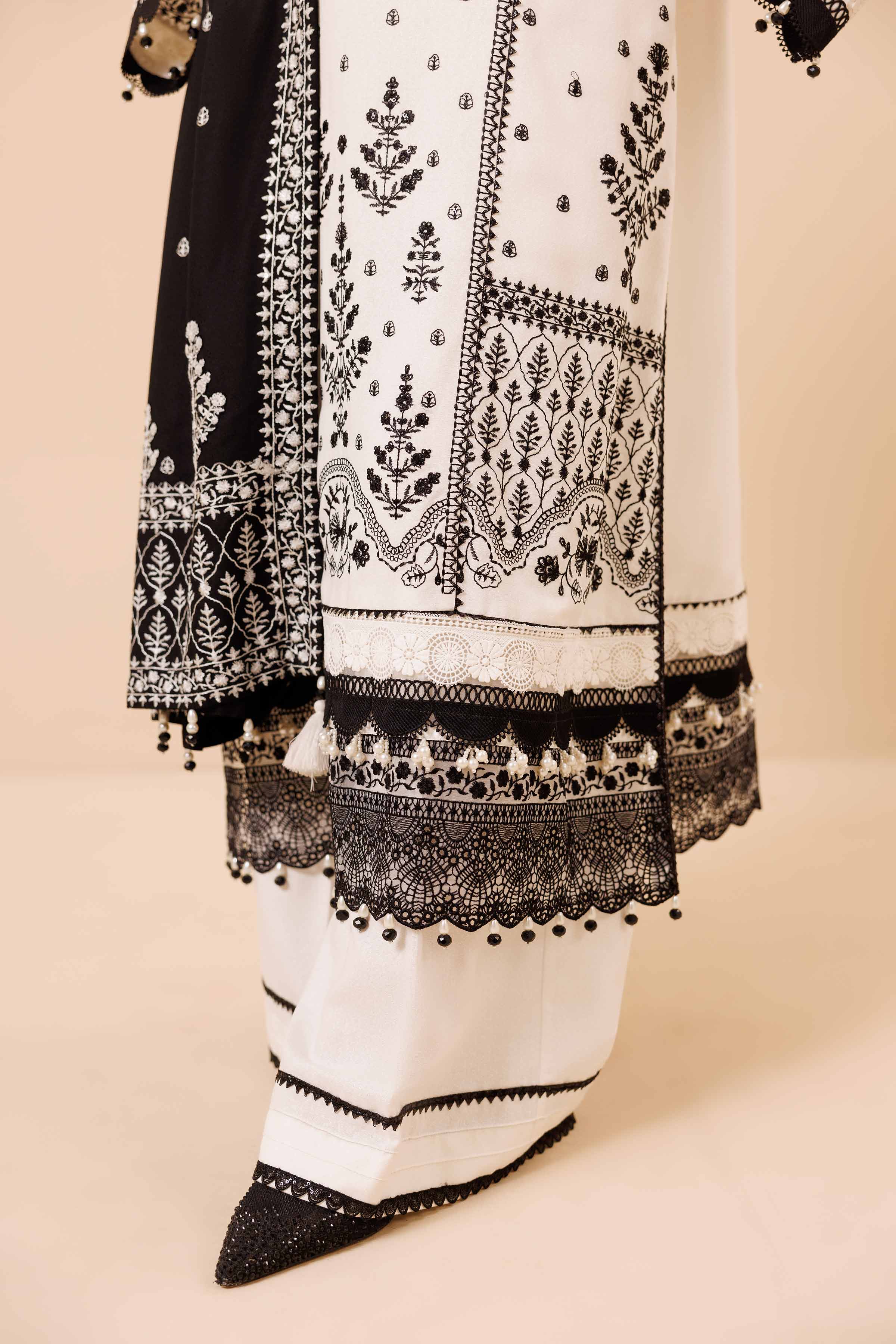 3 Piece - Embroidered Suit - 42404368 - Image 5