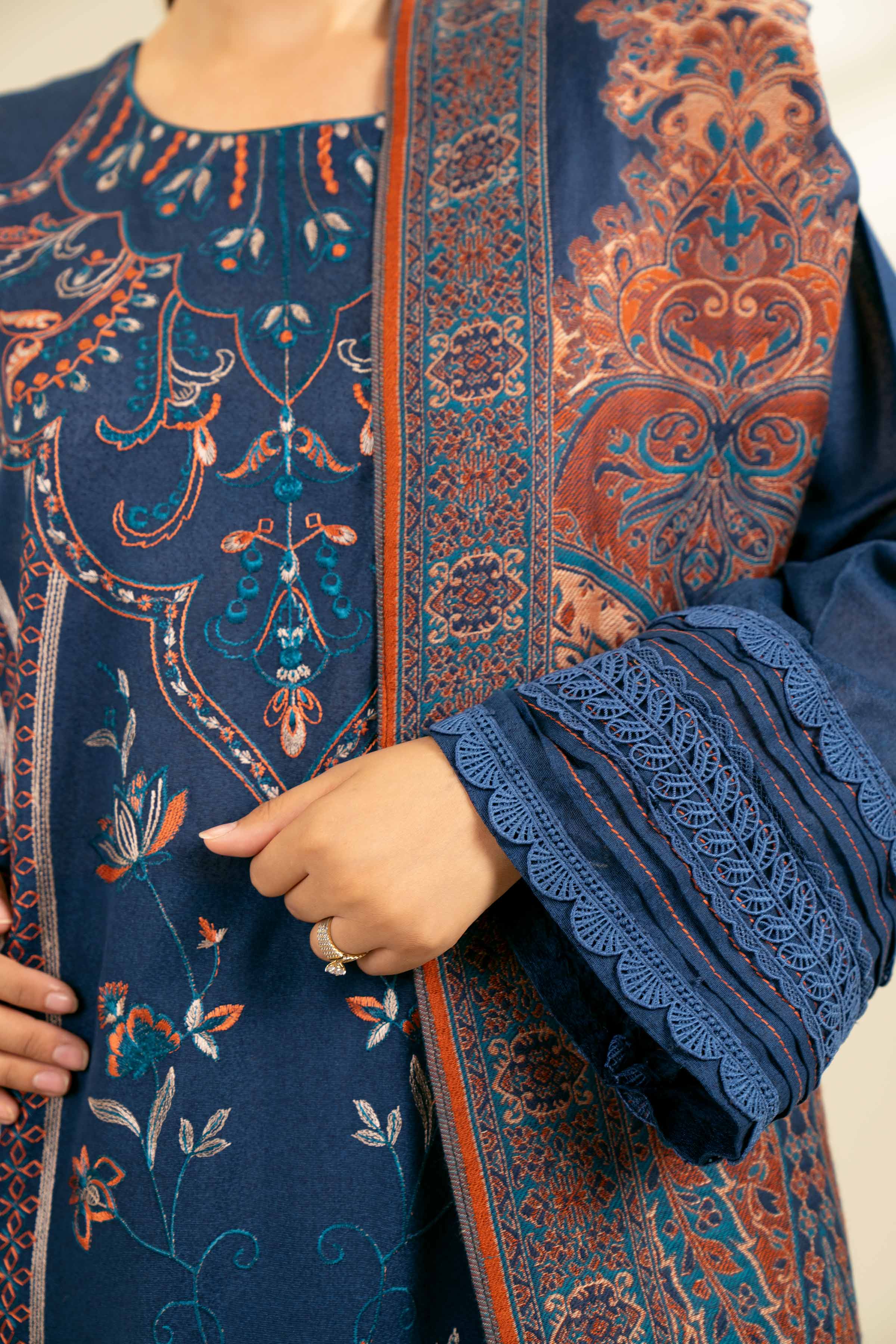 3 Piece - Embroidered Suit - 42404386 - Image 4