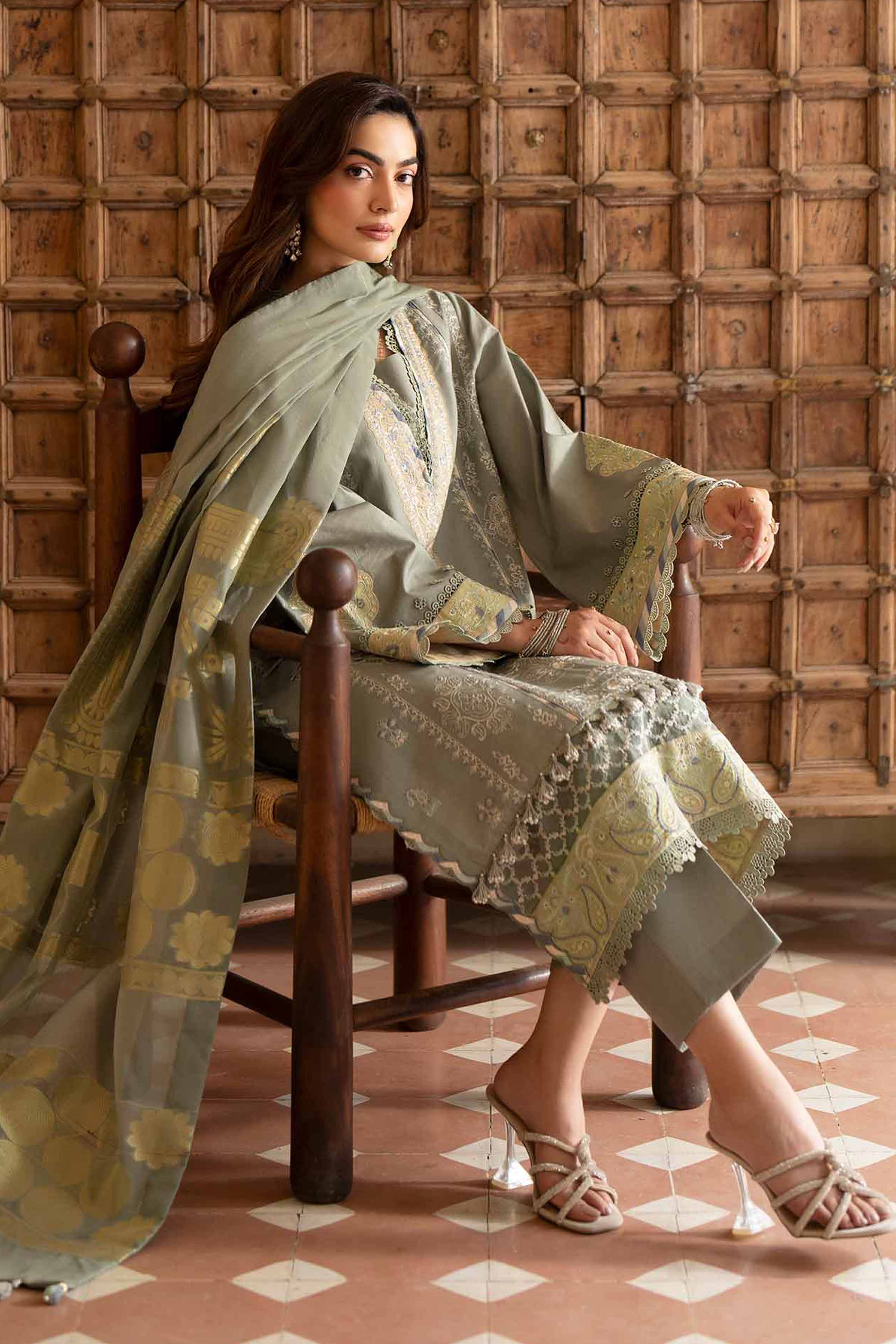 3 Piece - Embroidered Suit - 42601685 - Image 2