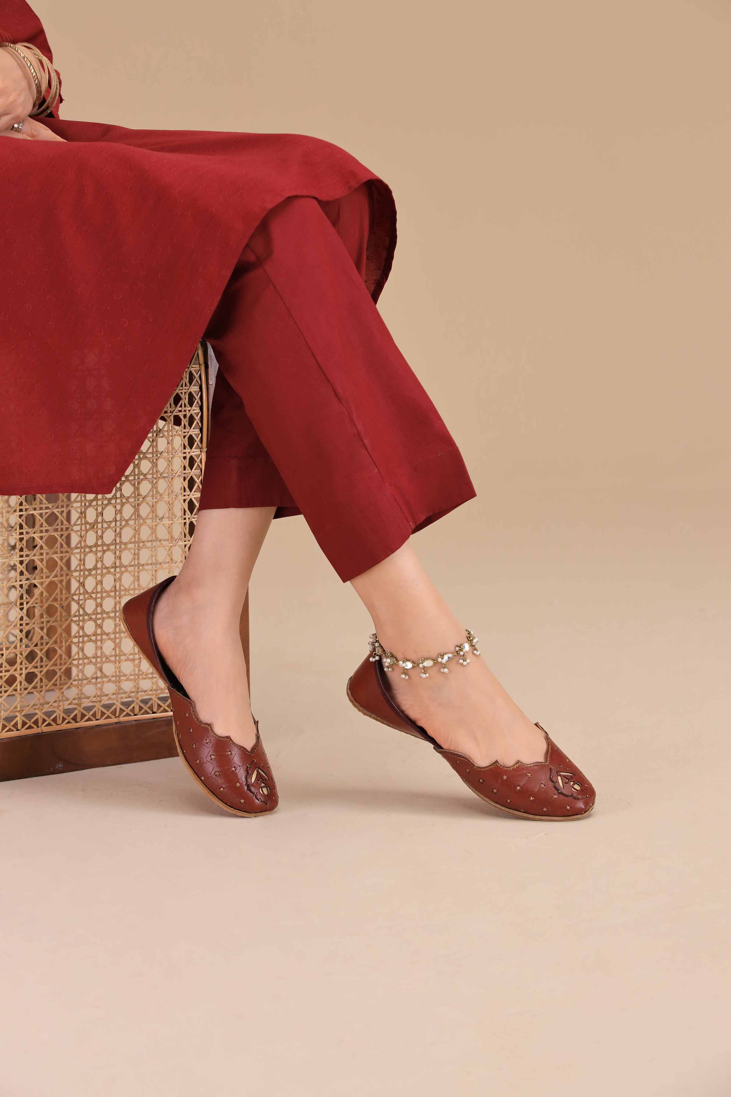 Maroon Khussa-1531233722 - Image 2