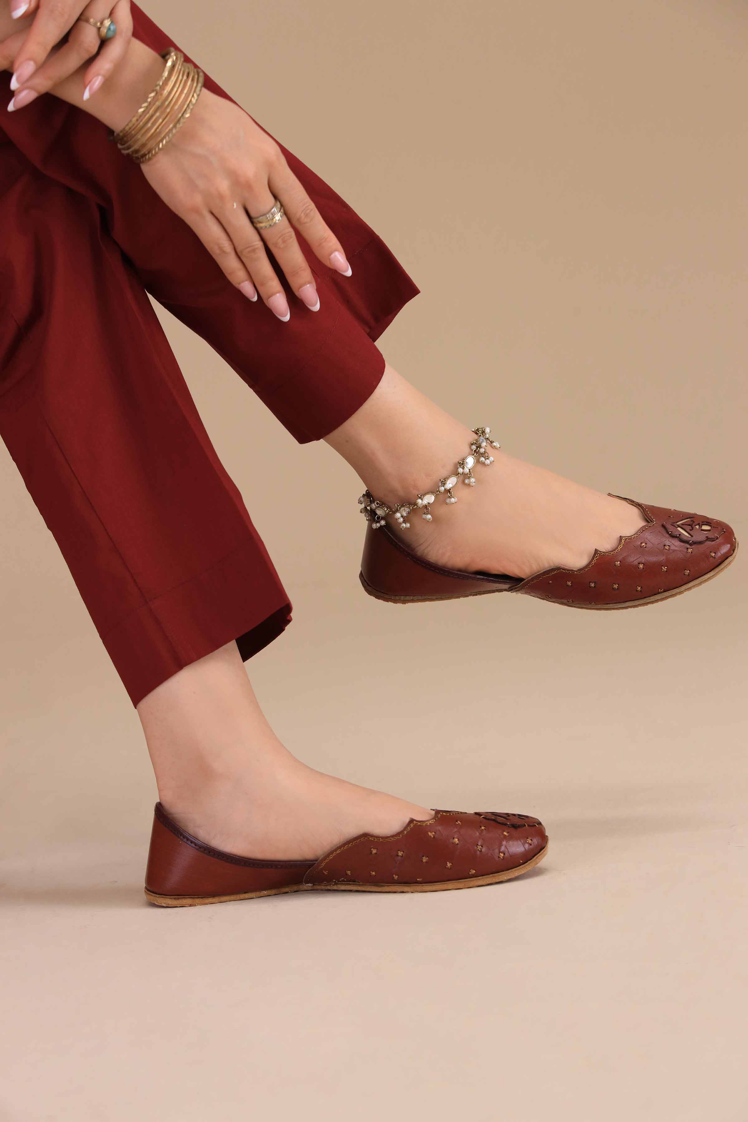Maroon Khussa-1531233722 - Image 6