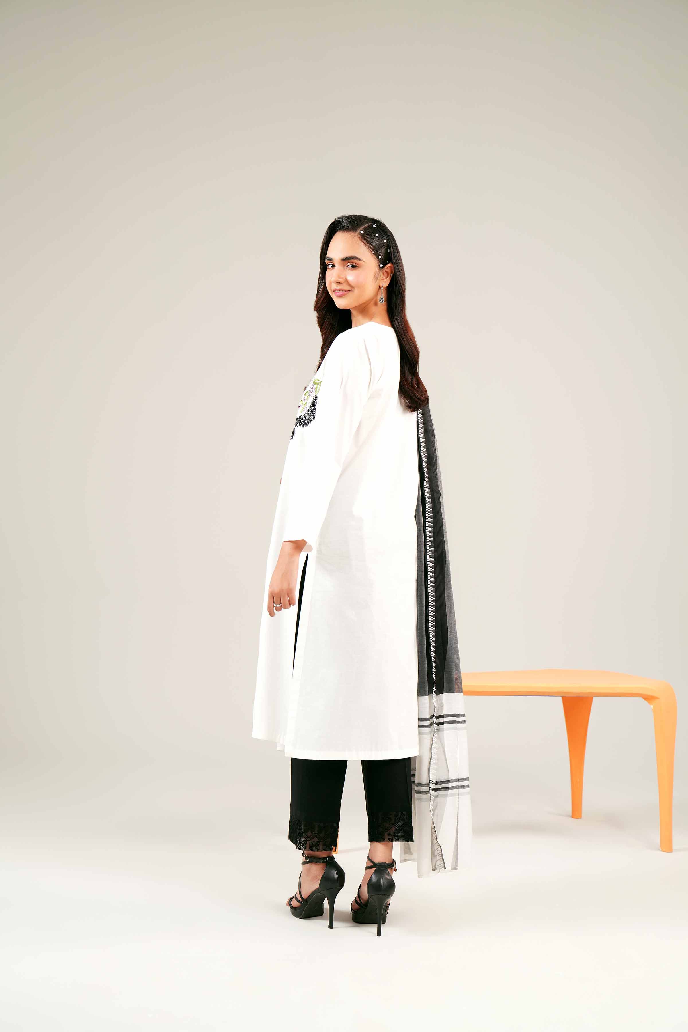 2 Piece - Embroidered Suit - PE24-99 - Image 3