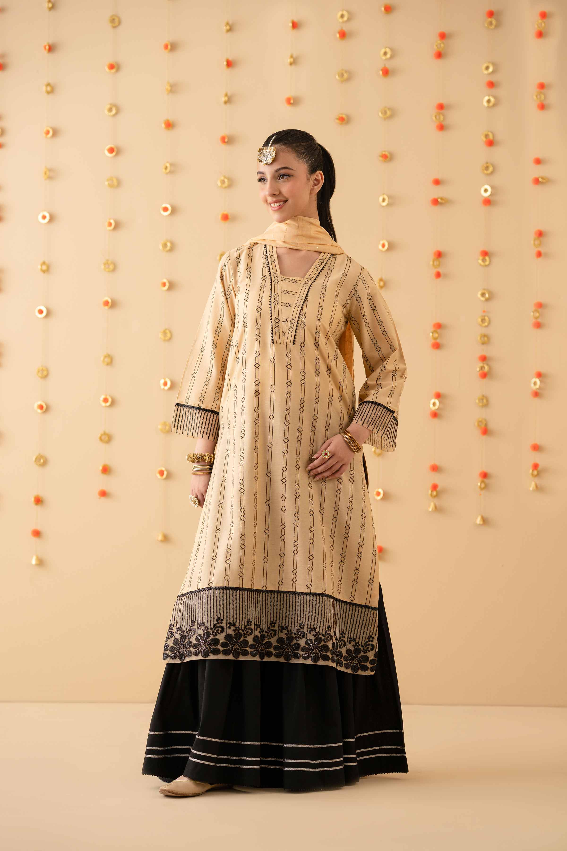 2 Piece - Embroidered Suit - PE25-231 - Image 2