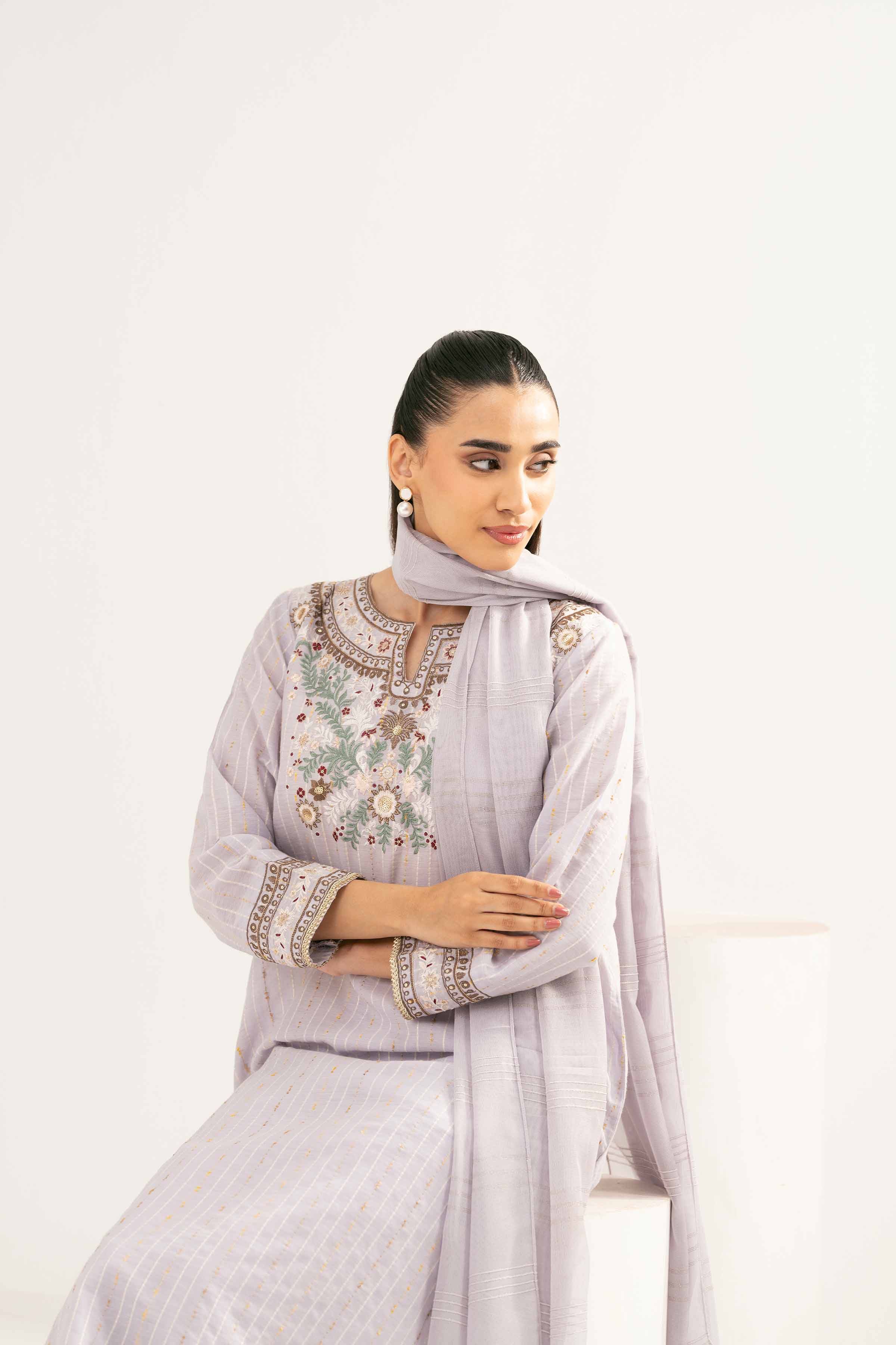 3 Piece - Embroidered Suit - PE25-242 - Image 9