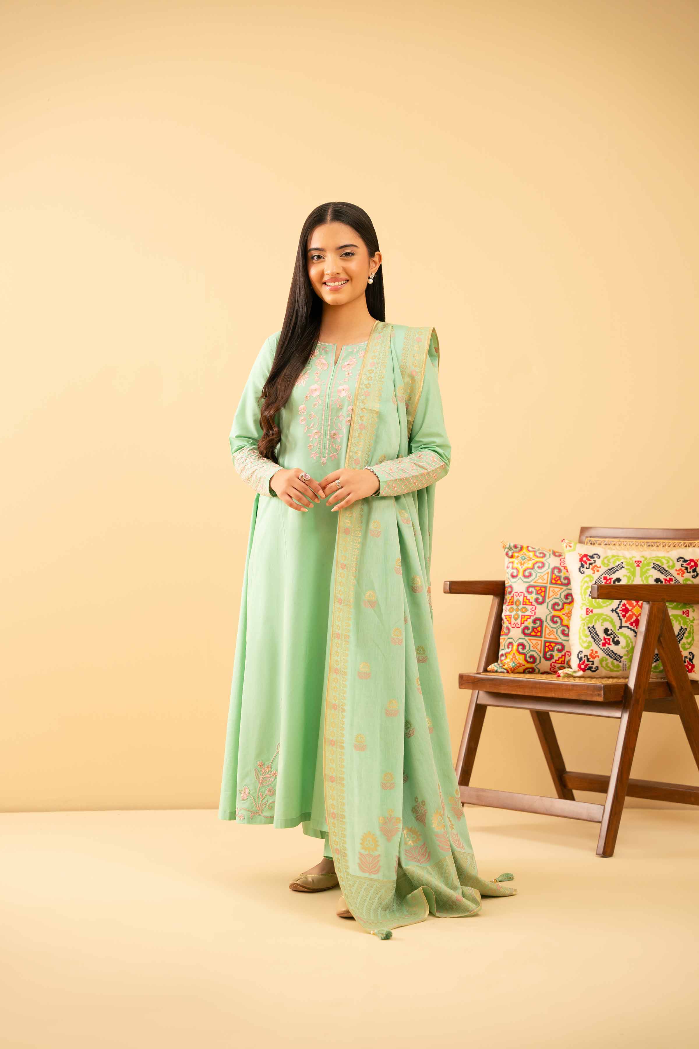 3 Piece - Embroidered Suit - PE25-500 - Image 3