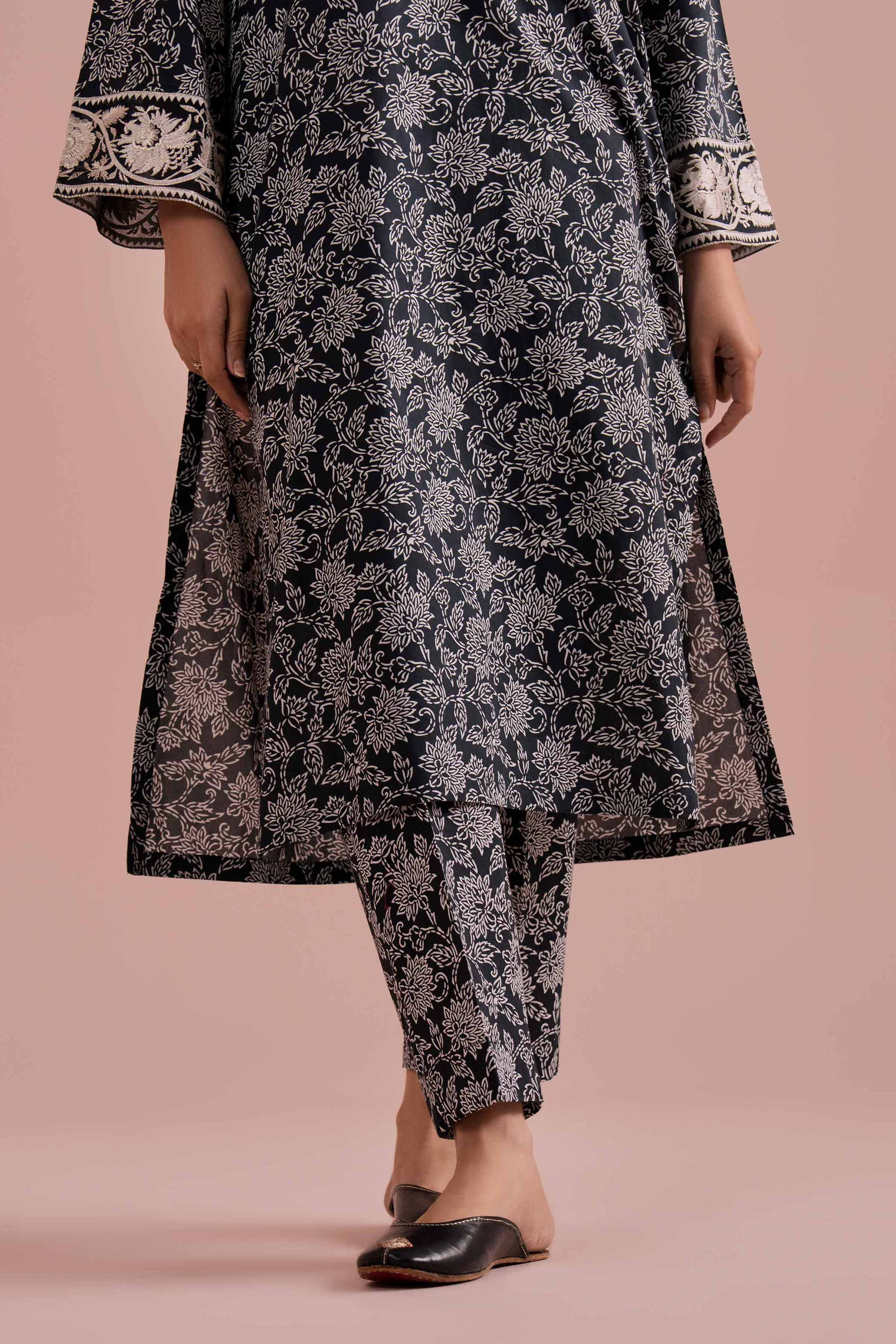 2 Piece - Printed Embroidered Suit - PE26-198 - Image 7