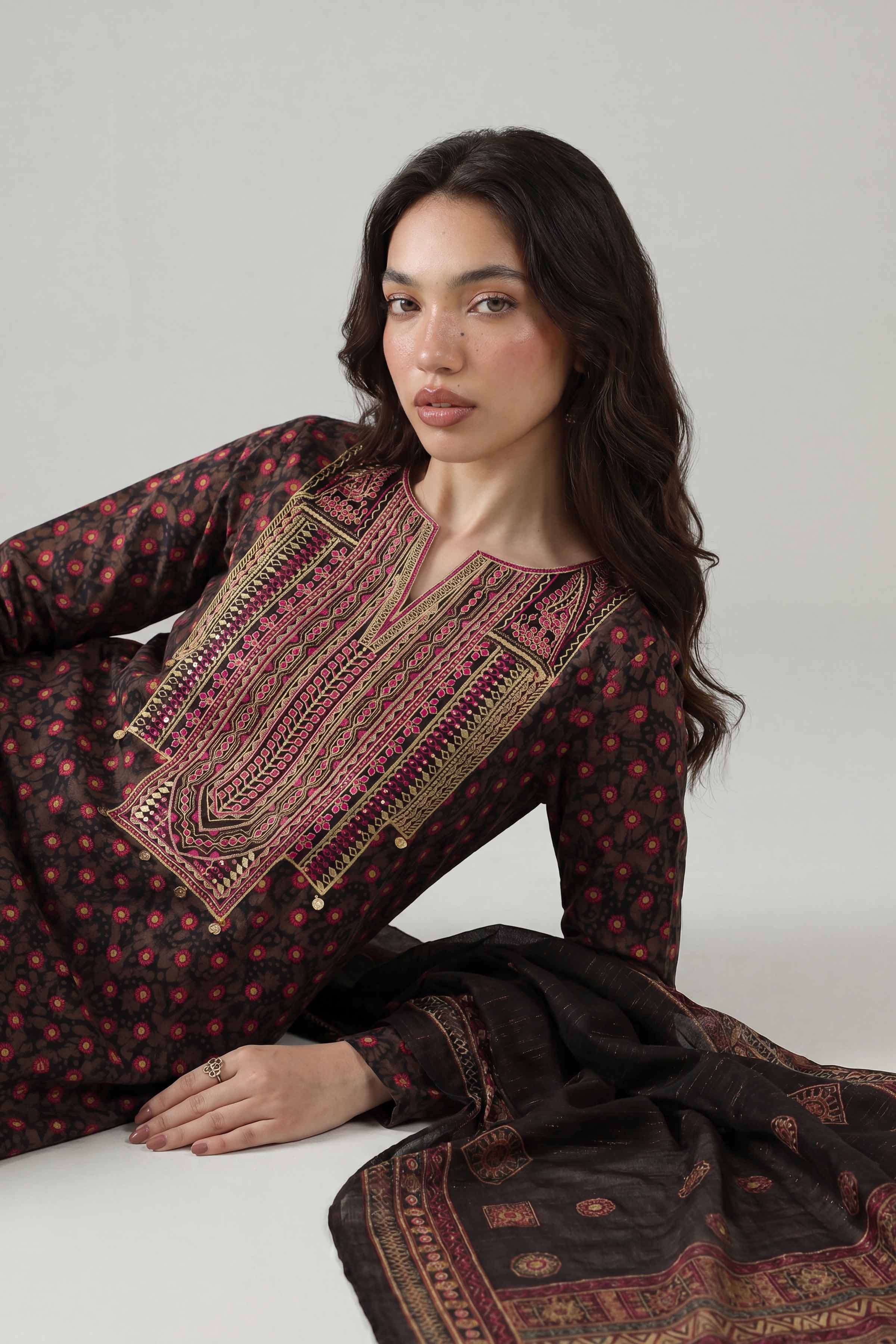 3 Piece - Printed Embroidered Suit - PE26-333 - Image 4