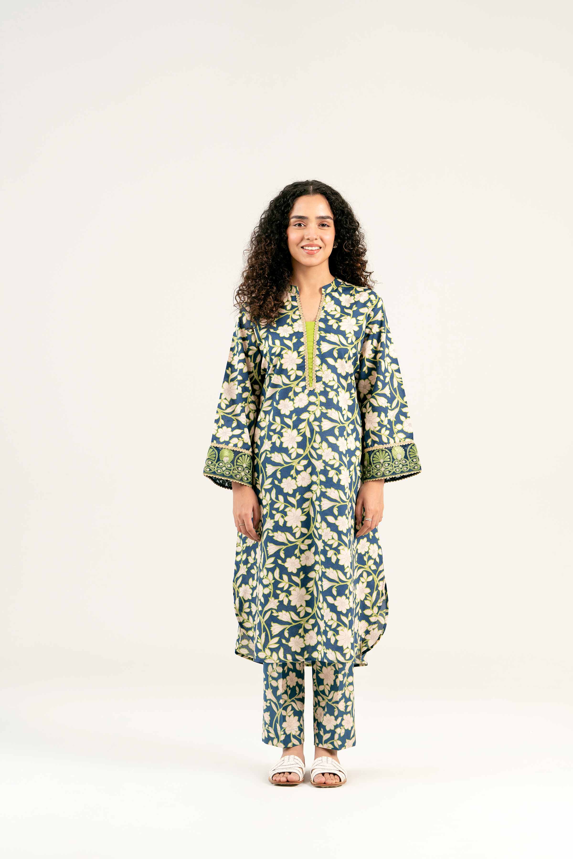 2 Piece - Printed Embroidered Suit - PS25-30 - Image 4